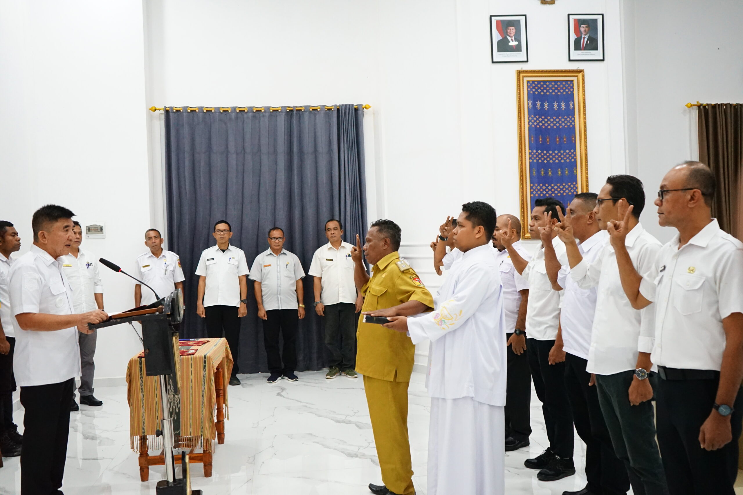 Sembilan Pj Kepala Desa Di Kabupaten Belu Resmi Diambil Sumpah Dan Dilantik - PEMERINTAH KABUPATEN BELU